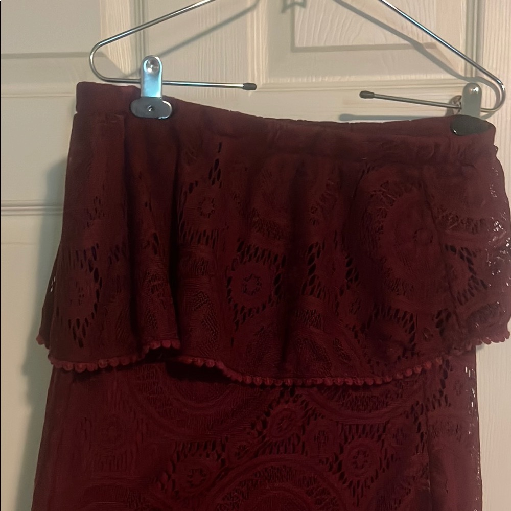 Elegant Burgundy Lace strapless dress